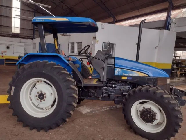 NEW HOLLAND, MODELO TL 75